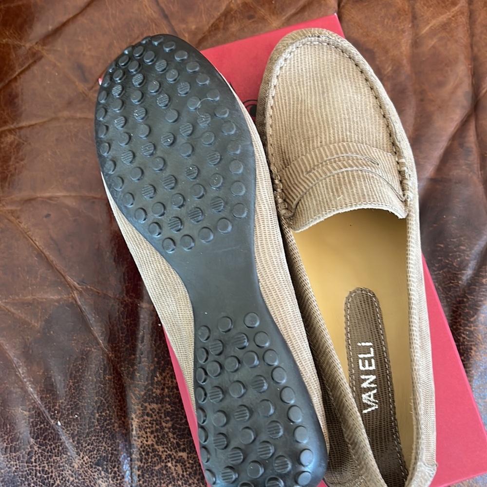 Women’s shoes